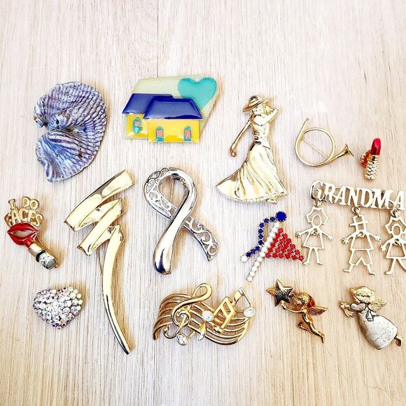 Vintage to Modern Unique Statement Bold Abstract Music Angel Brooch 14 pc Lot - Picture 1 of 5